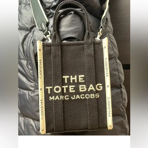 - Marc Jacobs Black Tote Bag ‼️NEW - Picture 16 of 16
